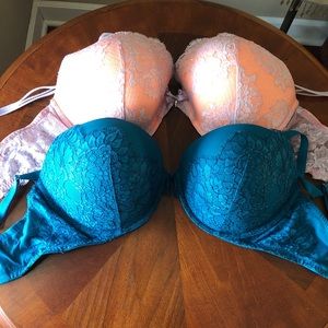 2 Victoria Secret bras: 38DD